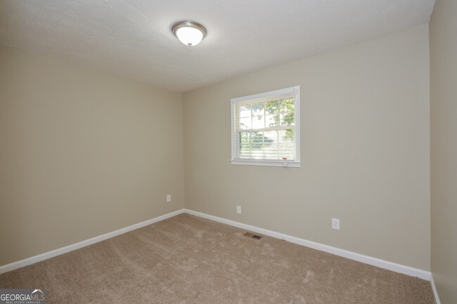Building Photo - 10803 Mallard Dr