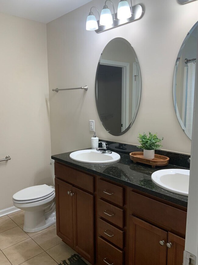 Building Photo - Move in ready home in New Bern