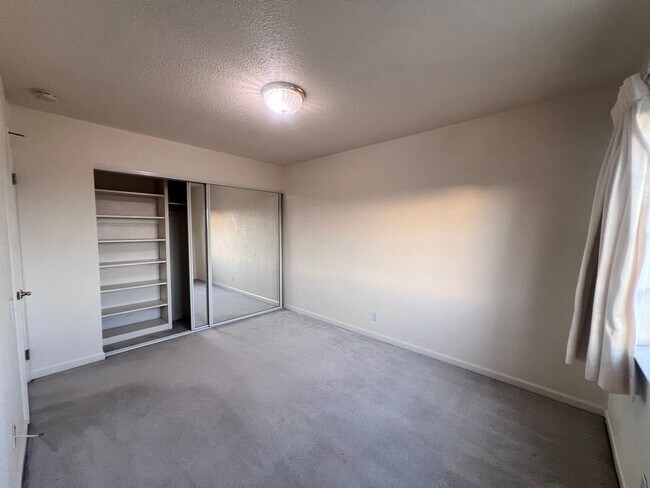 Building Photo - $500 OFF FIRST MONTH'S RENT!!!  BEAUTIFUL TWO LEVEL 3BD/3BA HOME AVAILABLE IN NEWARK, CA !!!!!!