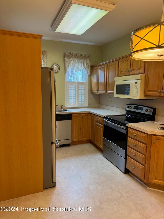 Building Photo - 2208 Adams Ave