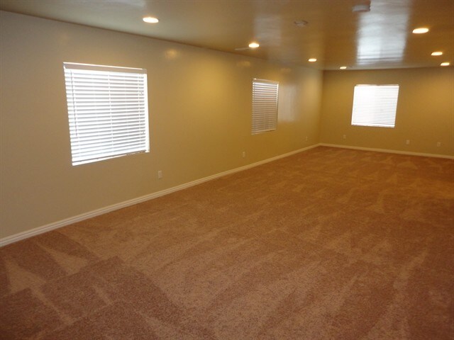 Building Photo - 7489 S Valley Maple Dr