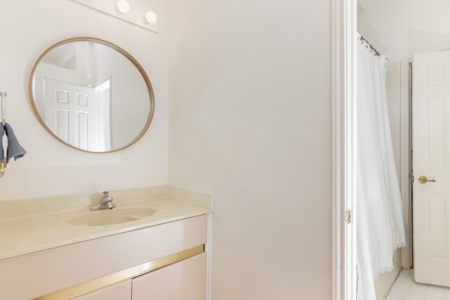 Building Photo - 8888 Benning Dr