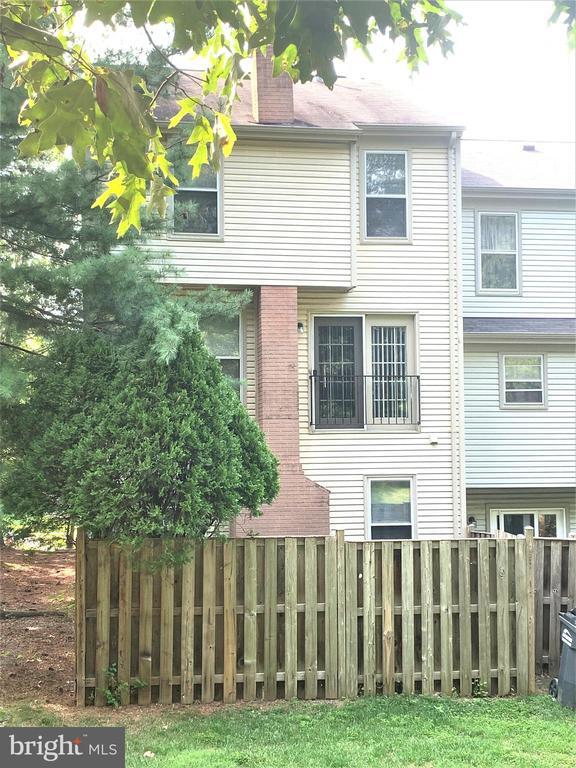 Building Photo - 5623 Gresham Ln