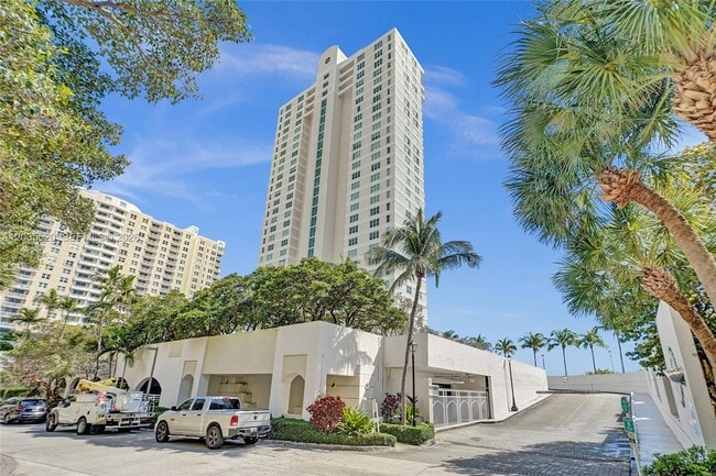 Building Photo - 800 Claughton Island Dr