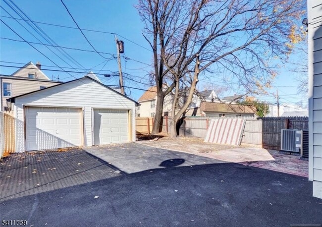 Building Photo - 495 S Clinton St