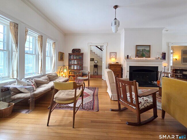 Building Photo - 82 Edgehill Rd