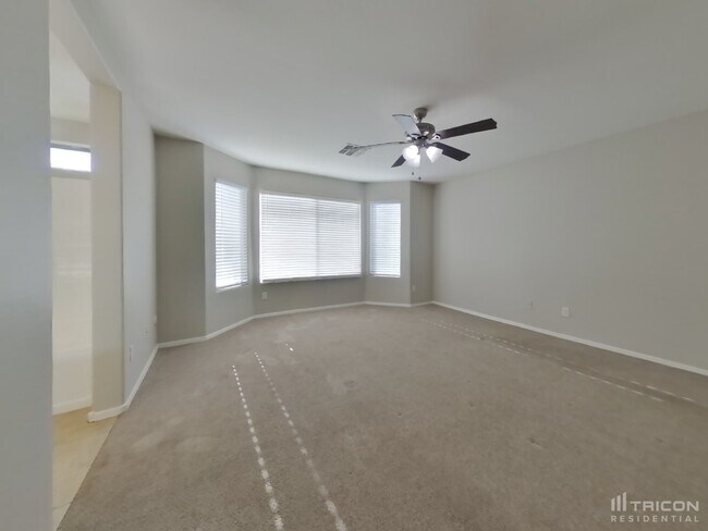 Building Photo - 8053 N 109th Ln