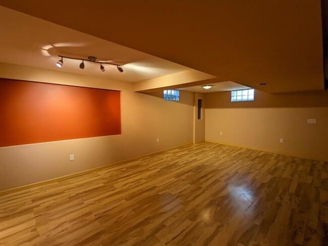 Building Photo - 4322 Doncaster Dr