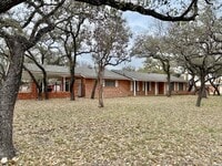 Building Photo - 115 Encino Grande St