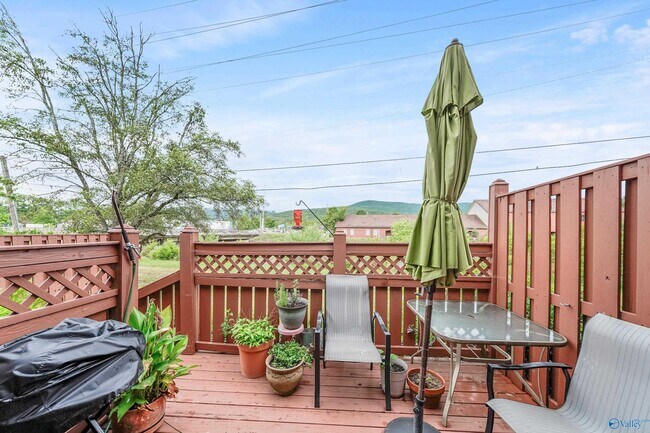 Building Photo - 10007 Meredith Ln SE