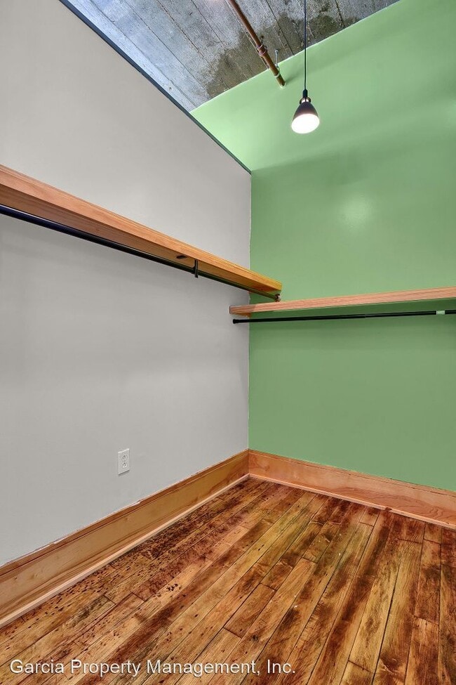 Building Photo - 1 br, 1 bath House - 2034 Lucas #408