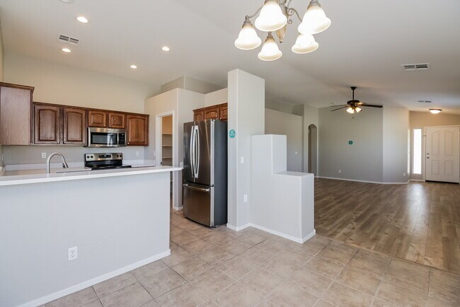 Building Photo - 1244 W Mesquite Tree Ln