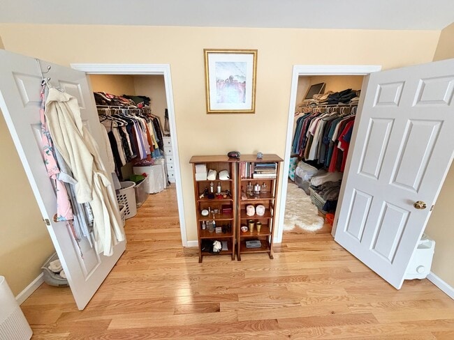 Building Photo - 4 Bedroom Home in South Burlington VT Available 4/1!