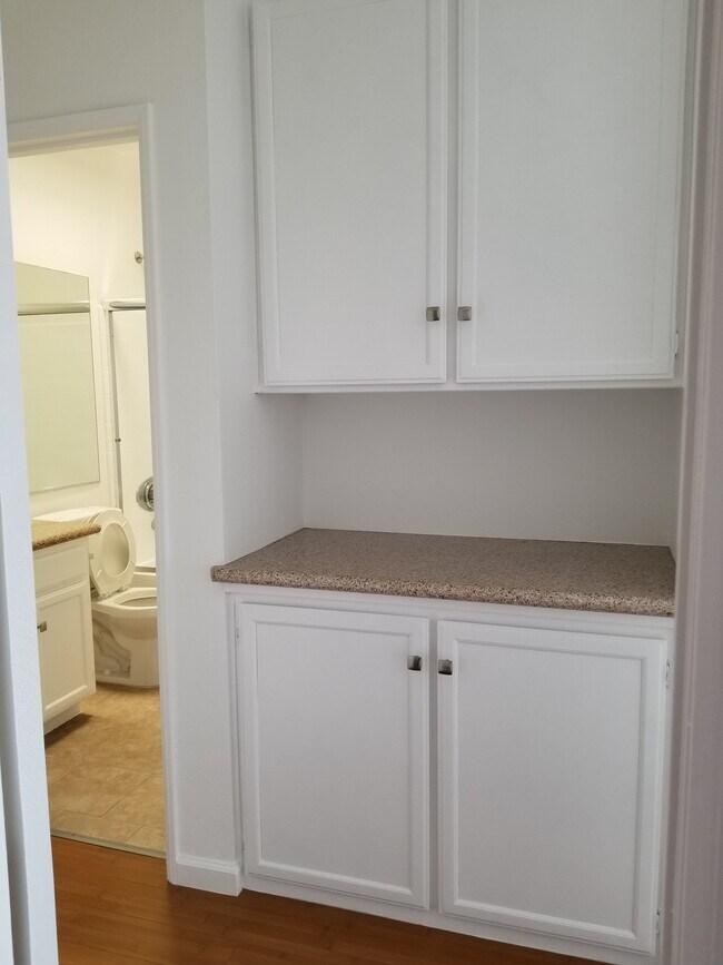 Building Photo - 5440 Thornburn St