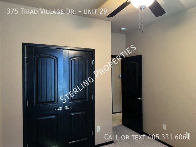 Building Photo - 375 Triad Village Dr