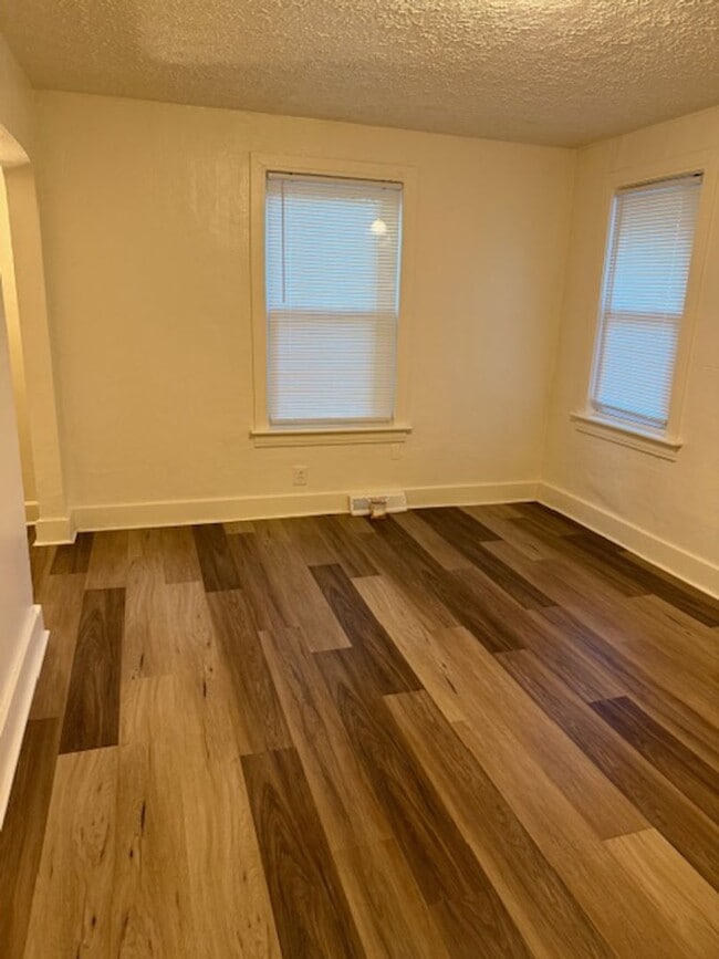 Building Photo - Quaint one bedroom home for rent at just $...