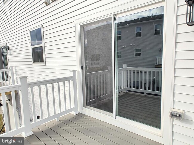 Building Photo - 3 Wafer Aly