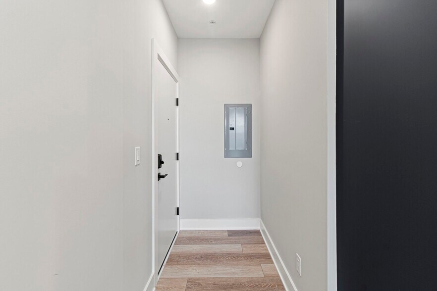 Building Photo - 2625 W Jefferson St