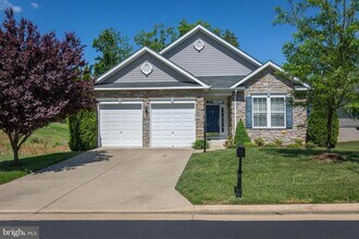 Building Photo - COMING SOON- 3 Bed 3 Bath in 55+ Four Seasons Dumfries, VA