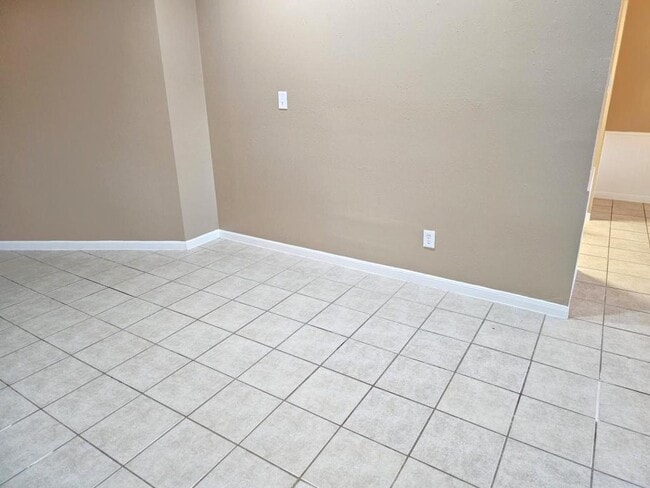 Building Photo - 2327 Shadbury Ct