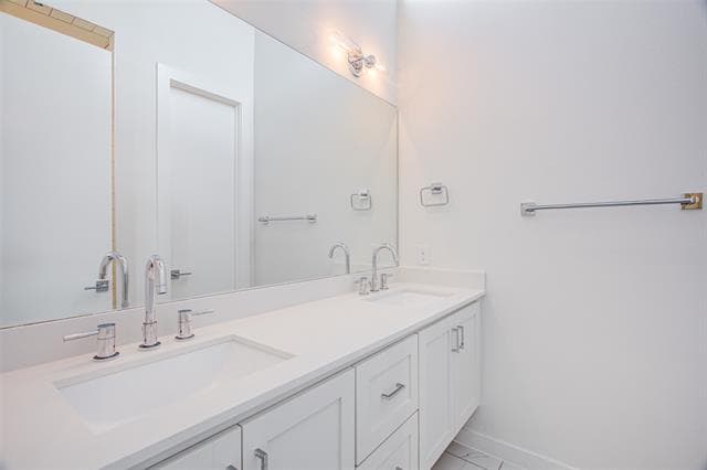 Building Photo - 2180 Bennett Ave