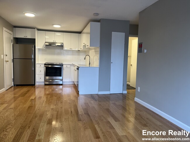 Building Photo - 226 Parker Hill Ave