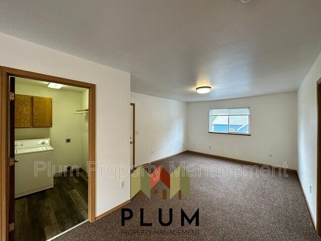 Building Photo - 1023 Cooley St