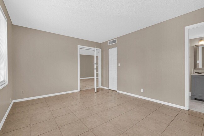 Building Photo - 3360 Spanish Moss Terrace
