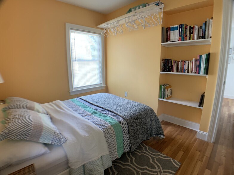 Building Photo - 14 Bradbury St