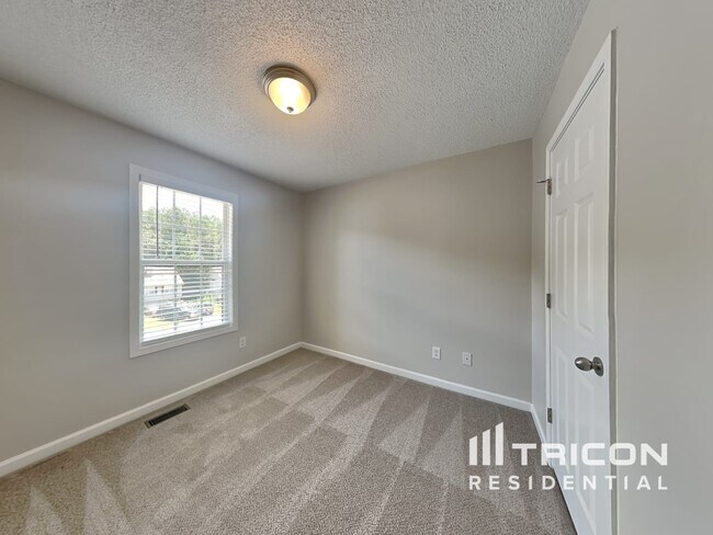 Building Photo - 16 Windrush Drive White GA