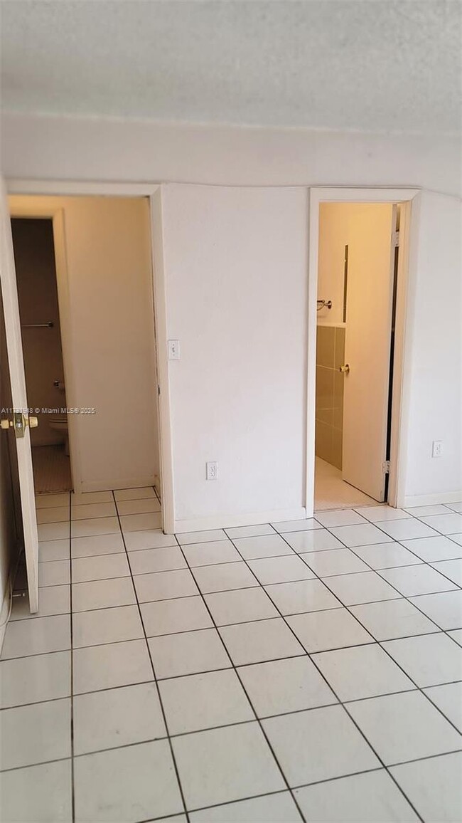 Building Photo - 28155 SW 142nd Ct