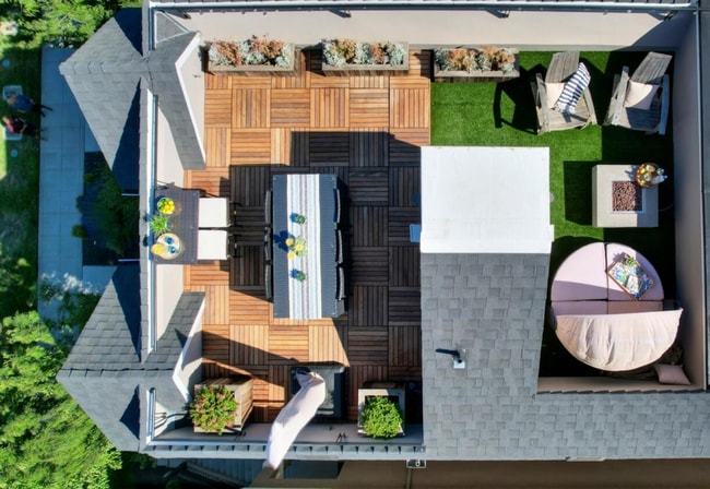 Building Photo - 4 Bed / 3.5 Bath | Crocker Village Brownst...