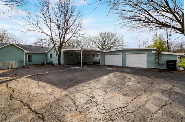 Building Photo - 875 Country Club Rd