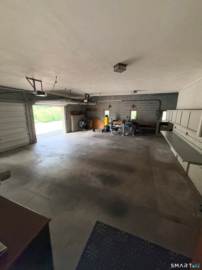 Building Photo - 307 N Rd