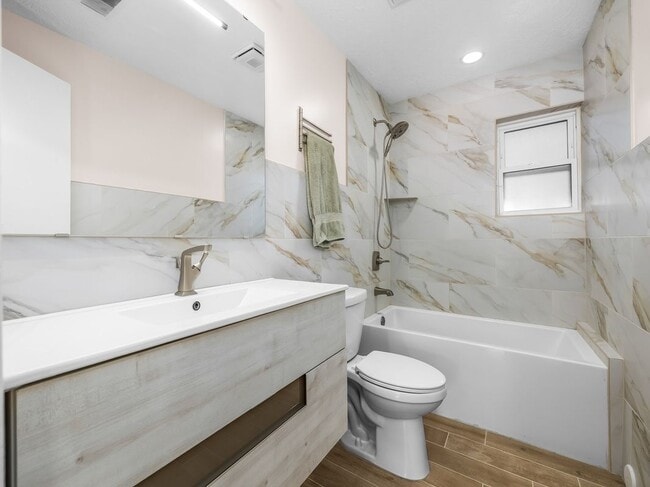Building Photo - 2885 E Loran Heights Dr