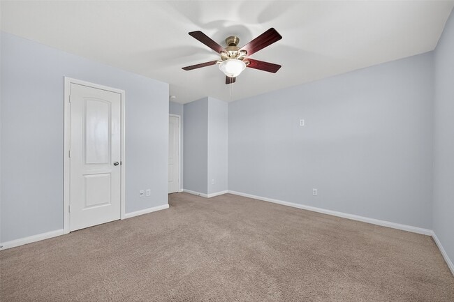 Building Photo - 5119 Harbor Palm Dr