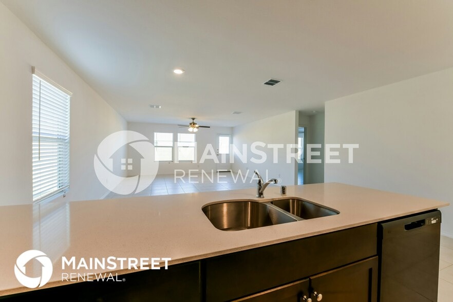 Building Photo - 332 Dry Cyn Wy