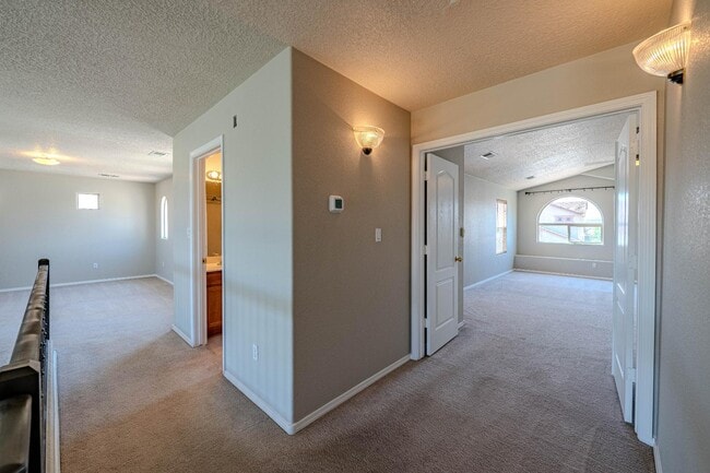 Building Photo - 10532 Coyote Canyon Pl NW