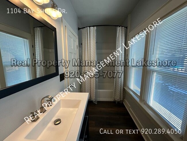 Building Photo - 1104 Bay Shore Dr