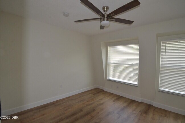 Building Photo - 175 Yorktowne Dr