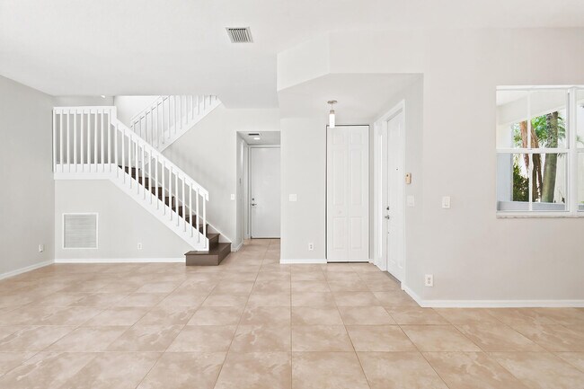 Building Photo - 207 Isle Verde Way