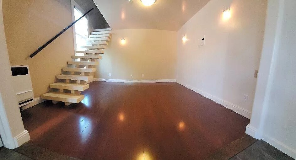 Building Photo - 611 Santa Clara Ave