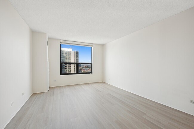 Building Photo - 1250 N Dearborn St