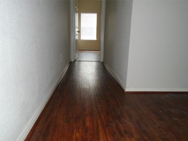 Building Photo - 6000 Reims Rd