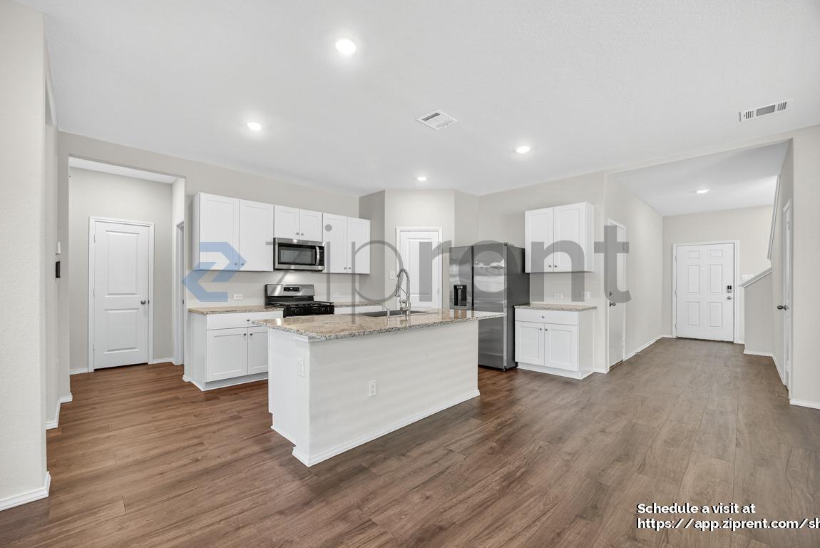 Building Photo - 2885 Wolfcreek