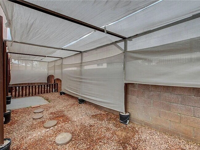 Building Photo - NO MIN CREDIT SCORE REQUIRED, BK OKAY, PAST EVICTION OKAY!, BACKGROUND FRIENDLY. Apply at "The Re...