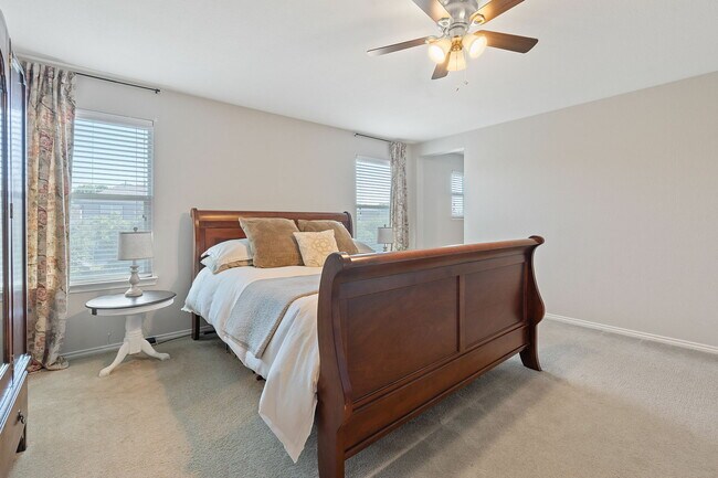 Building Photo - 476 Sheepshank Dr