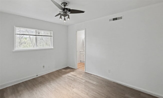 Building Photo - 130 Astoria Dr