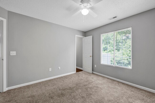 Building Photo - Chinaberry Commons Apartments