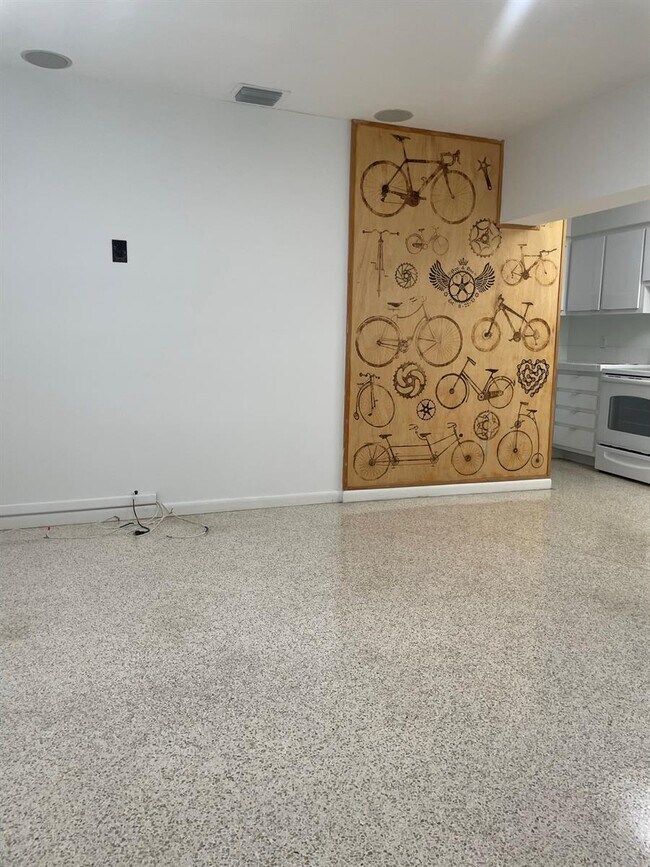 Building Photo - 2656 SW 28th Ct